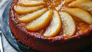 Gâteau renversé aux poires et caramel fondant